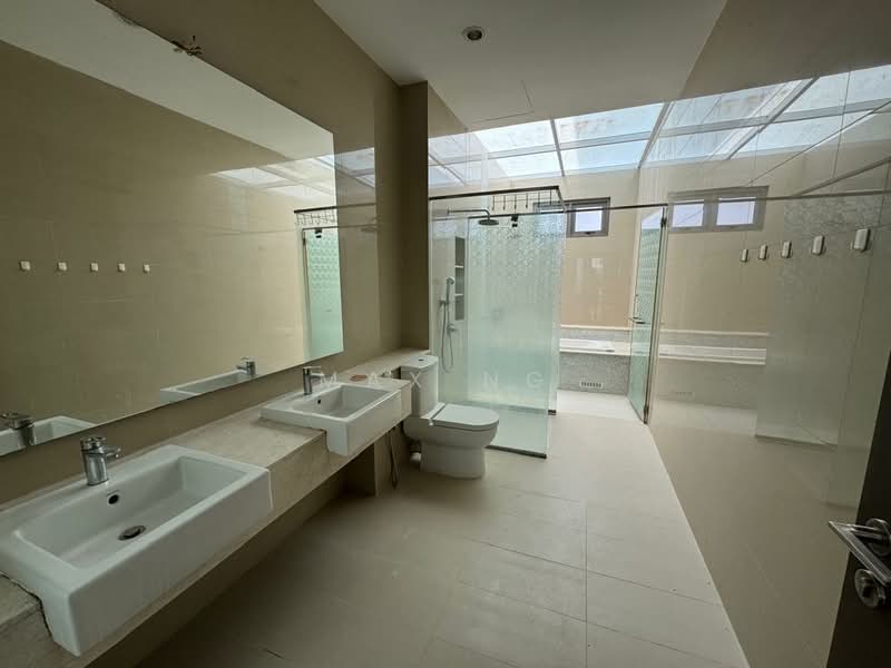 Rumah Teres 3 Tingkat untuk Dijual di Gelugor (Penang) - Max Ng - Bathroom - PropertyGuru.com.my