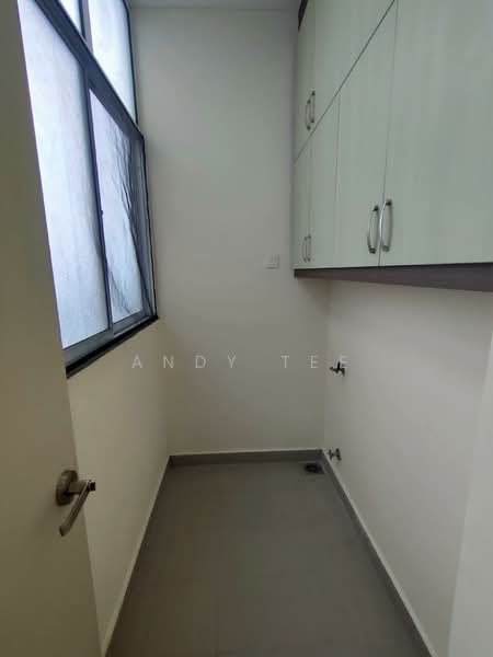 Servis Apartment untuk Disewa di TTDI Adina - Andy Tee - Yard With Wall Cabinet - PropertyGuru.com.my