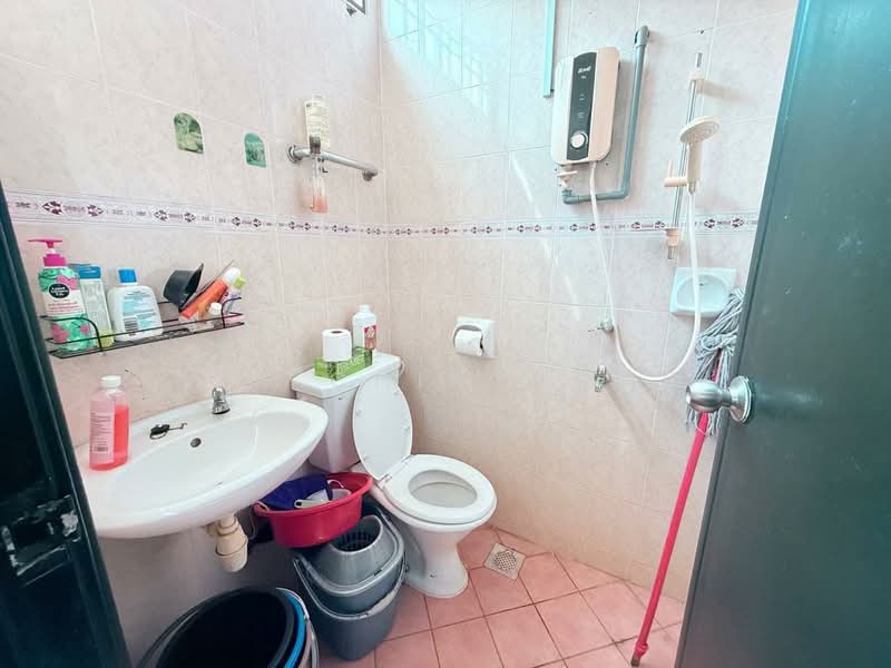 2-storey Terraced House for Sale in Johor Bahru (Johor) - Lee Chin Wong - Bathroom - PropertyGuru.com.my