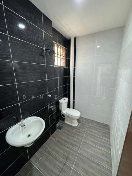 2-storey Terraced House for Sale in Johor Bahru (Johor) - Daniel Yong - Bathroom - PropertyGuru.com.my