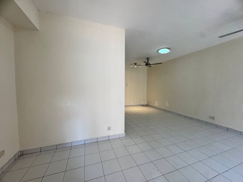 Taman Bukit Subang untuk Untuk Dijual - RM 580,000, Apr 2026 - Living Room - PropertyGuru.com.my
