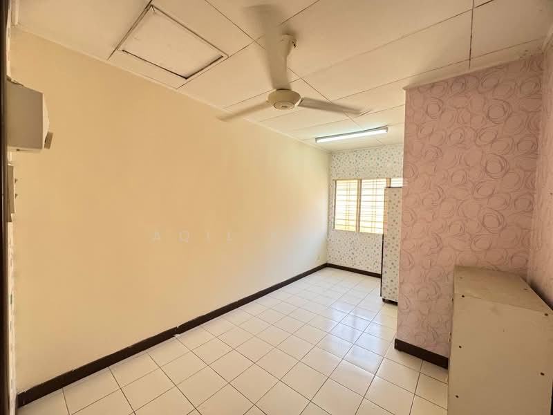 Taman Bukit Subang untuk Untuk Dijual - RM 580,000, Apr 2026 - Interior - PropertyGuru.com.my
