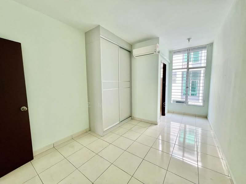 3-storey Terraced House for Sale in Taman Bangi Avenue (Bangi) - Nadzmie Nasir - Bedroom - PropertyGuru.com.my
