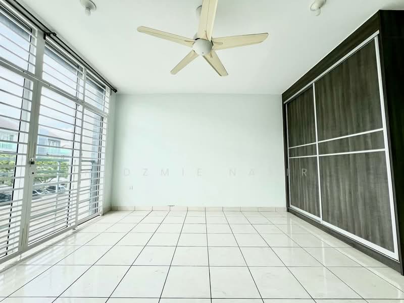 3-storey Terraced House for Sale in Taman Bangi Avenue (Bangi) - Nadzmie Nasir - Interior - PropertyGuru.com.my