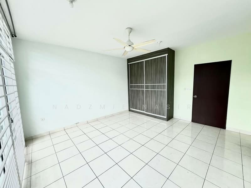3-storey Terraced House for Sale in Taman Bangi Avenue (Bangi) - Nadzmie Nasir - Bedroom - PropertyGuru.com.my