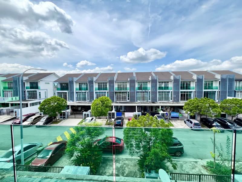3-storey Terraced House for Sale in Taman Bangi Avenue (Bangi) - Nadzmie Nasir - Exterior - PropertyGuru.com.my