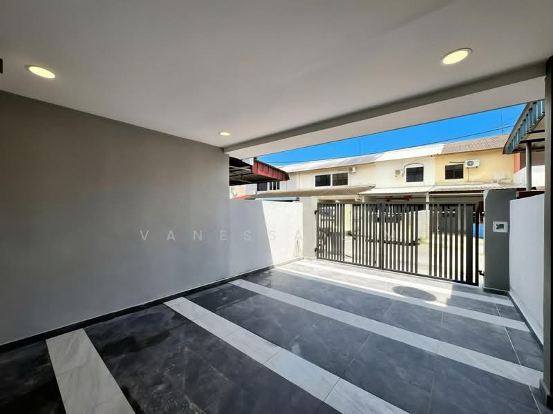 2-storey Terraced House for Sale in Taman Puteri Wangsa (Ulu Tiram) - Vanessa Lim - PropertyGuru.com.my