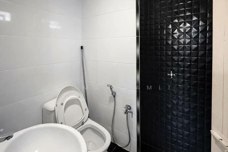 2-storey Terraced House for Sale in Usj 9 (Subang Jaya) - Luqman Ramli - Bathroom - PropertyGuru.com.my