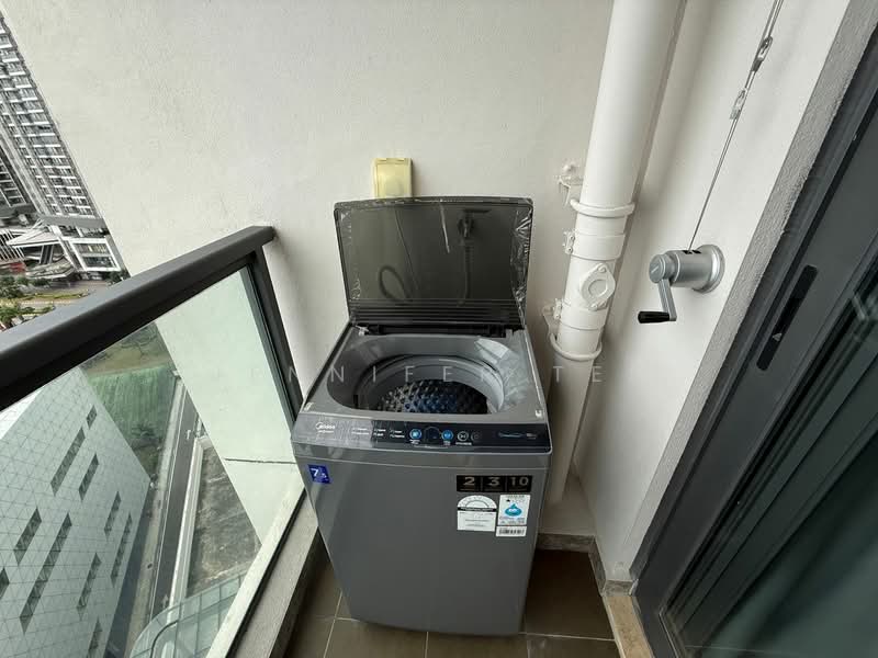 Servis Apartment untuk Disewa di R&F Princess Cove Phase 2-Seine Region - Jennifer Tee - Balcony - PropertyGuru.com.my