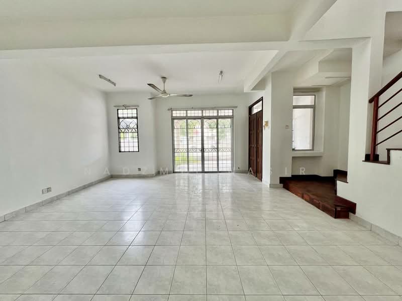 2-storey Terraced House for Sale in Bandar Seri Putra (Bangi) - Nadzmie Nasir - Living Room - PropertyGuru.com.my