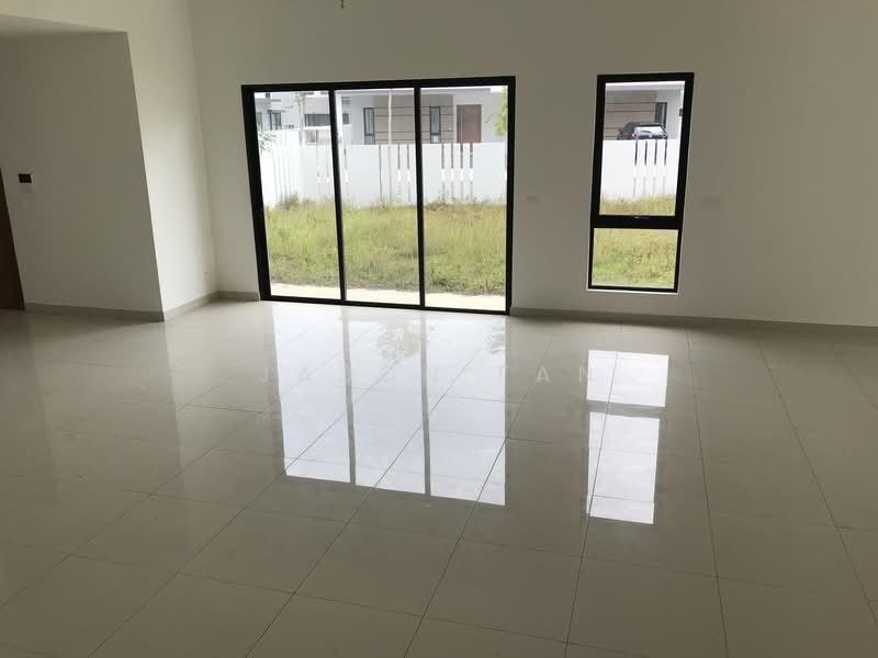 Semi-Detached House for Sale in Telok Panglima Garang (Selangor) - Jason Fan - Living Room - PropertyGuru.com.my