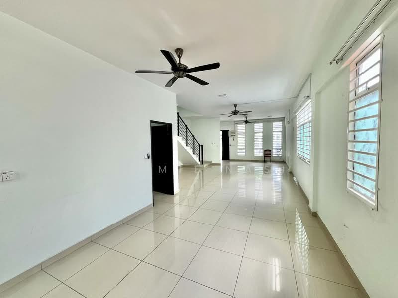 3-storey Terraced House for Sale in Taman Bangi Avenue (Bangi) - Nadzmie Nasir - Living Room - PropertyGuru.com.my