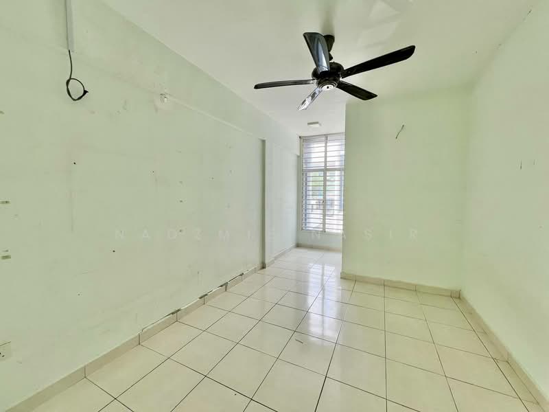 3-storey Terraced House for Sale in Taman Bangi Avenue (Bangi) - Nadzmie Nasir - Interior - PropertyGuru.com.my