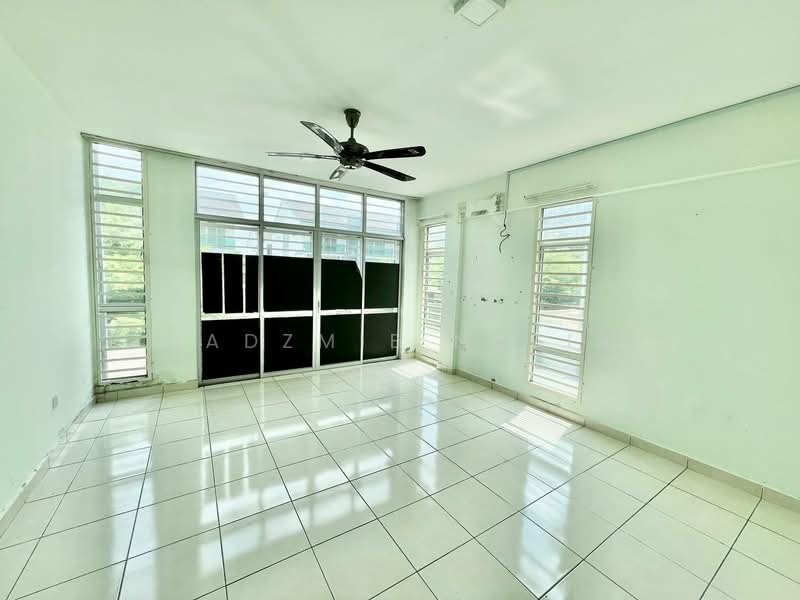 3-storey Terraced House for Sale in Taman Bangi Avenue (Bangi) - Nadzmie Nasir - Living Room - PropertyGuru.com.my