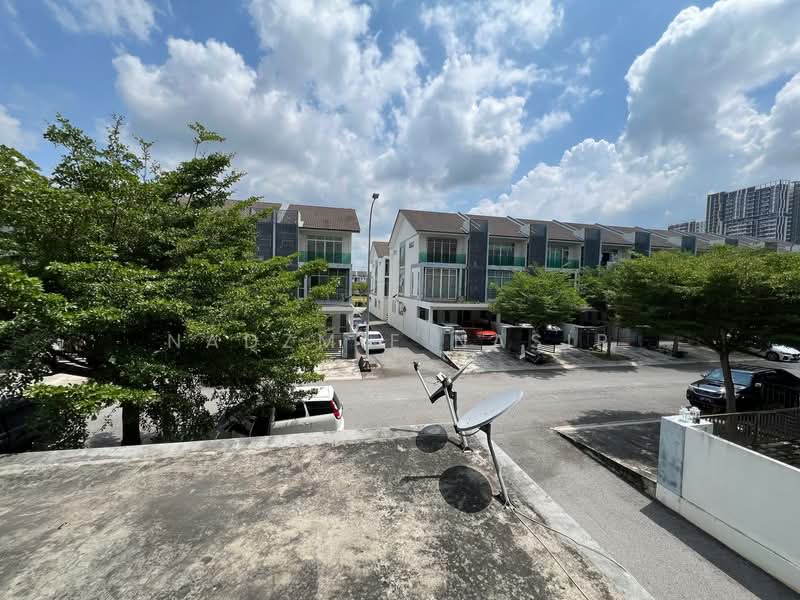 3-storey Terraced House for Sale in Taman Bangi Avenue (Bangi) - Nadzmie Nasir - Exterior - PropertyGuru.com.my