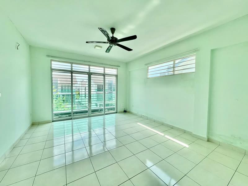 3-storey Terraced House for Sale in Taman Bangi Avenue (Bangi) - Nadzmie Nasir - Living Room - PropertyGuru.com.my