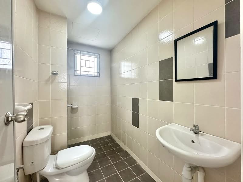 Apartment for Sale at Seri Baiduri - Amirah Azmi - Bathroom - PropertyGuru.com.my