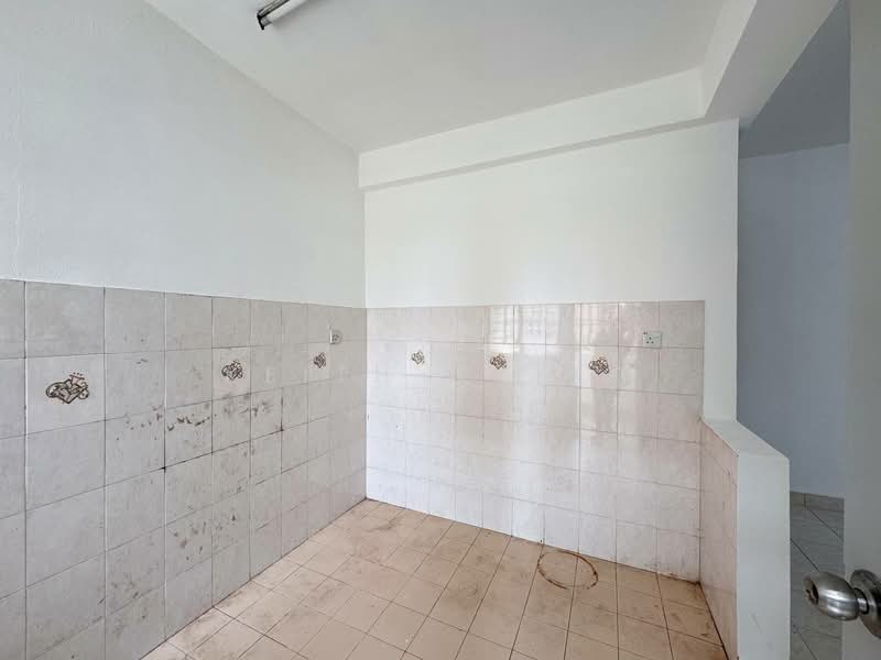 Pangsapuri untuk Dijual di Vista Seri Alam - Keith Ching - Kitchen - PropertyGuru.com.my
