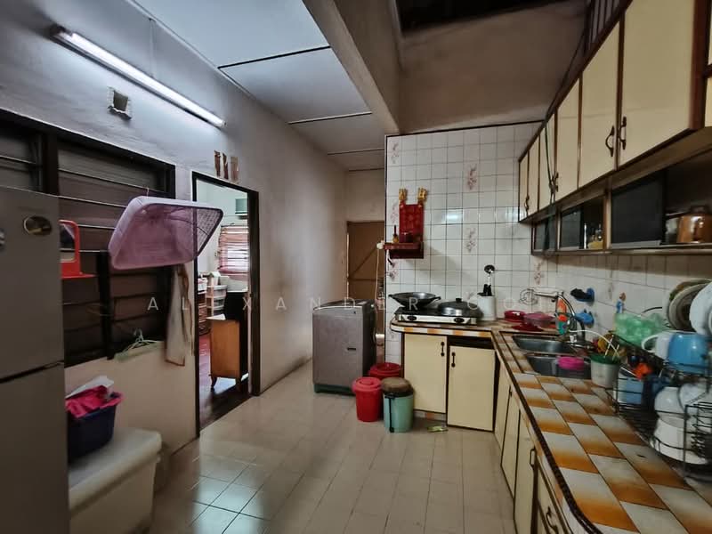 Taman Intan, Jalan Datuk Kumbar untuk Untuk Dijual - RM 185,000, Apr 2026 - Kitchen - PropertyGuru.com.my