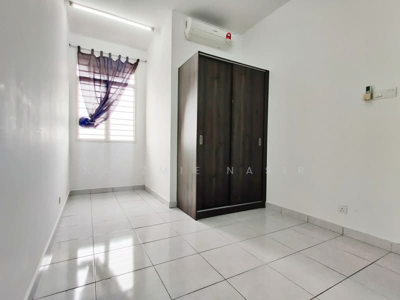 Apartment for Sale at Pangsapuri Saujana Permai 2 - Nadzmie Nasir - Bedroom - PropertyGuru.com.my
