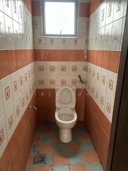 Factory for Rent in Taman Perindustrian Taming Jaya (Balakong) - Shirley Choy - Bathroom - PropertyGuru.com.my