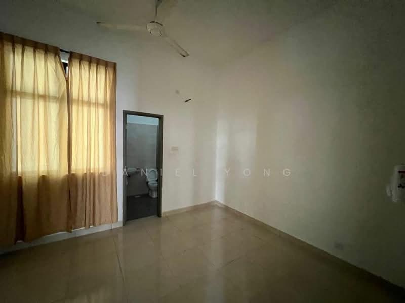 Cluster House for Sale in Taman Mutiara Mas (Skudai) - Daniel Yong - Bathroom - PropertyGuru.com.my