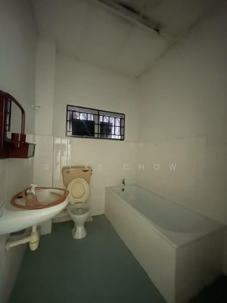 Terraced House for Sale in Taman Rakan (Kajang) - Sicky Chow - Bathroom - PropertyGuru.com.my