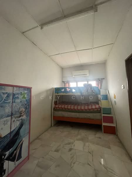 Terraced House for Sale in Taman Rakan (Kajang) - Sicky Chow - Bedroom - PropertyGuru.com.my