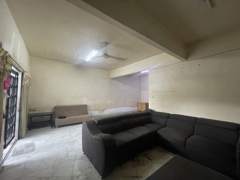 Terraced House for Sale in Taman Rakan (Kajang) - Sicky Chow - Living Room - PropertyGuru.com.my