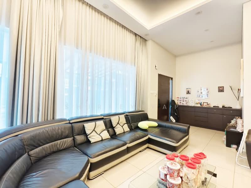 Desa Tebrau Harmonium Precinct 9F Cluster untuk Untuk Dijual - RM 1,700,000, Apr 2026 - Living Room - PropertyGuru.com.my