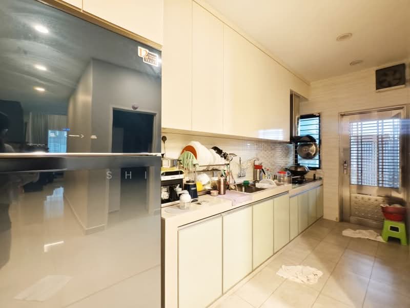 Desa Tebrau Harmonium Precinct 9F Cluster untuk Untuk Dijual - RM 1,700,000, Apr 2026 - Kitchen - PropertyGuru.com.my