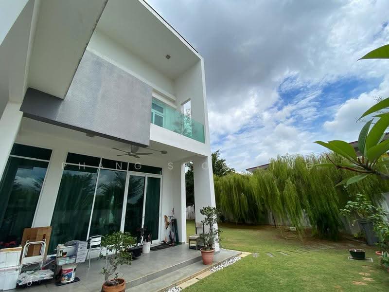 Bungalow House for Sale in Bukit Katil (Melaka) - Phang Seow Ling - Exterior - PropertyGuru.com.my