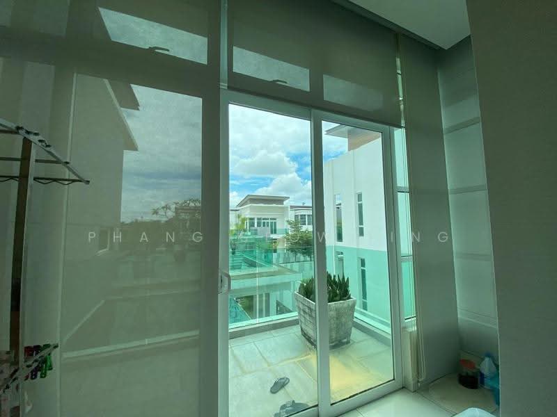 Bungalow House for Sale in Bukit Katil (Melaka) - Phang Seow Ling - Balcony - PropertyGuru.com.my