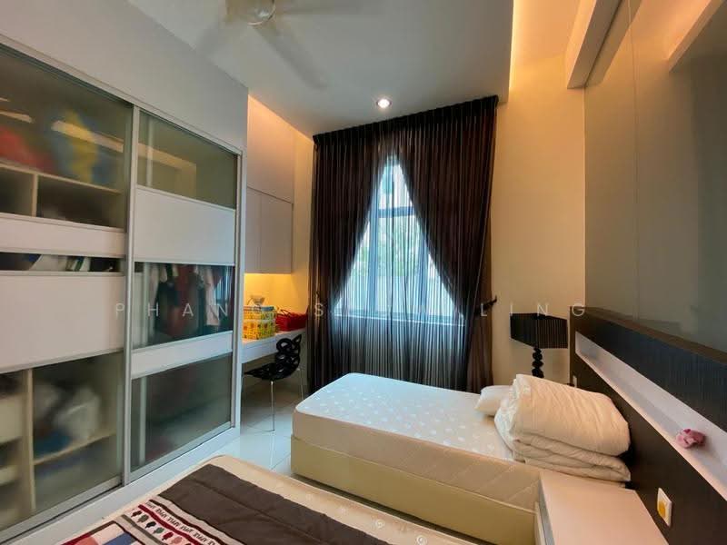 Bungalow House for Sale in Bukit Katil (Melaka) - Phang Seow Ling - Bedroom - PropertyGuru.com.my