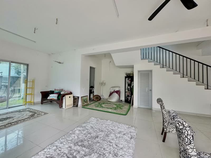 3-storey Terraced House for Sale in Bandar Tropicana Aman (Telok Panglima Garang) - BILYA ARIFF - Living Room - PropertyGuru.com.my