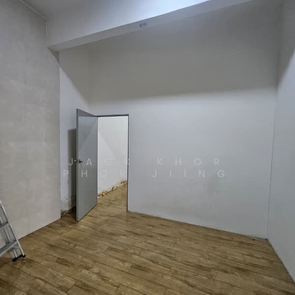 Shop / Office for Rent in Setia Alam (Selangor) - Jack Khor Phor Jiing - Interior - PropertyGuru.com.my