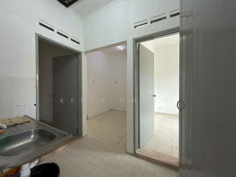 1-storey Terraced House for Sale in Taman Pasir Putih (Pasir Gudang) - Keith Ching - Kitchen - PropertyGuru.com.my