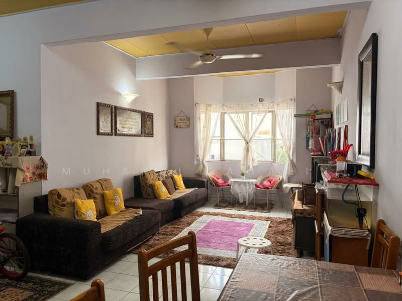 Pangsapuri untuk Dijual di Pangsapuri Mutiara Subang - muharni sawarin - Living Room - PropertyGuru.com.my
