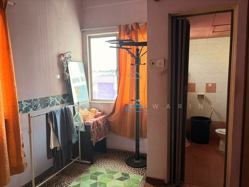 Pangsapuri untuk Dijual di Pangsapuri Mutiara Subang - muharni sawarin - Bathroom - PropertyGuru.com.my