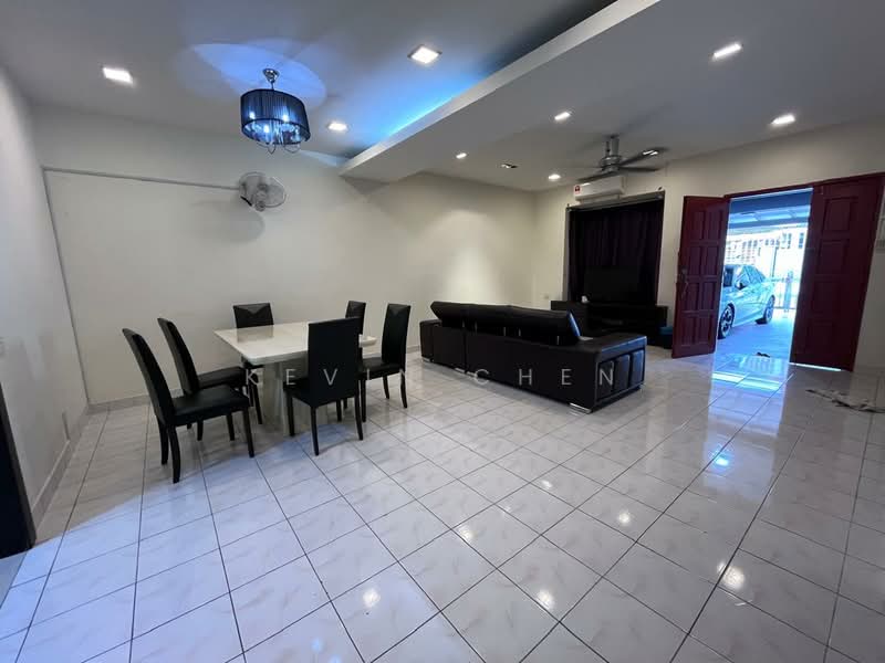 Rumah Teres 2-Tingkat untuk Dijual di Taman Segar Perdana (Cheras) - Kevin Chen - Living Room - PropertyGuru.com.my