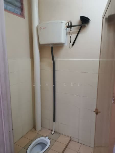 Taman Permai Bistari untuk Untuk Dijual - RM 250,000, Apr 2026 - Bathroom - PropertyGuru.com.my