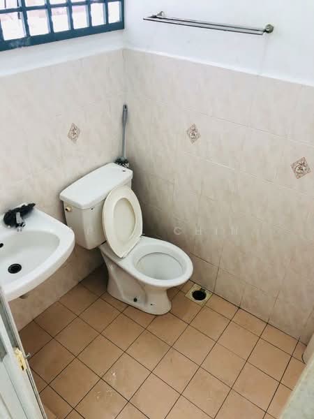 Apartment for Rent at Bayu Puteri 2 - April Chin - Bathroom - PropertyGuru.com.my