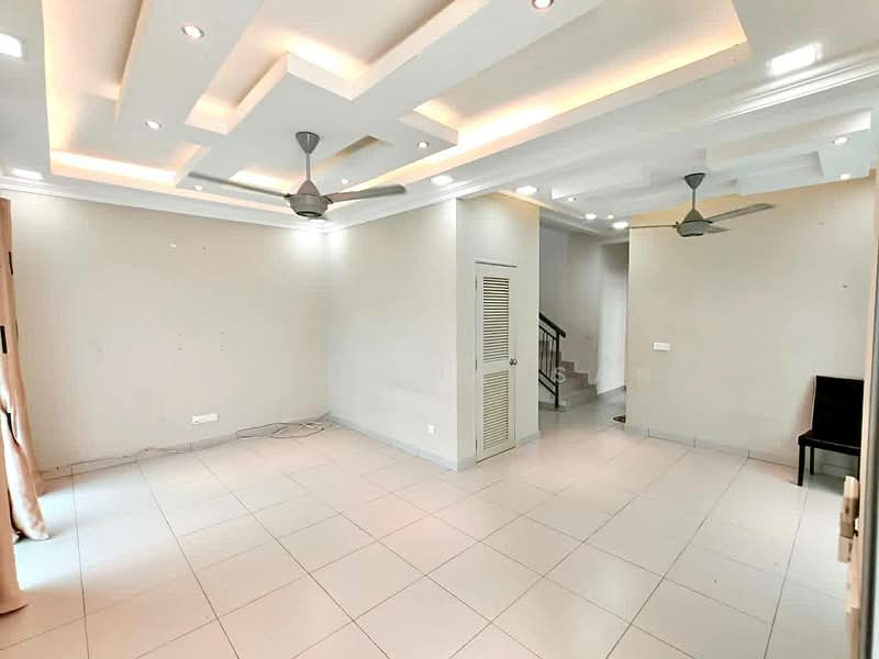 Semi-Detached House for Sale in Shah Alam (Selangor) - Nazri Hassan - Living Room - PropertyGuru.com.my