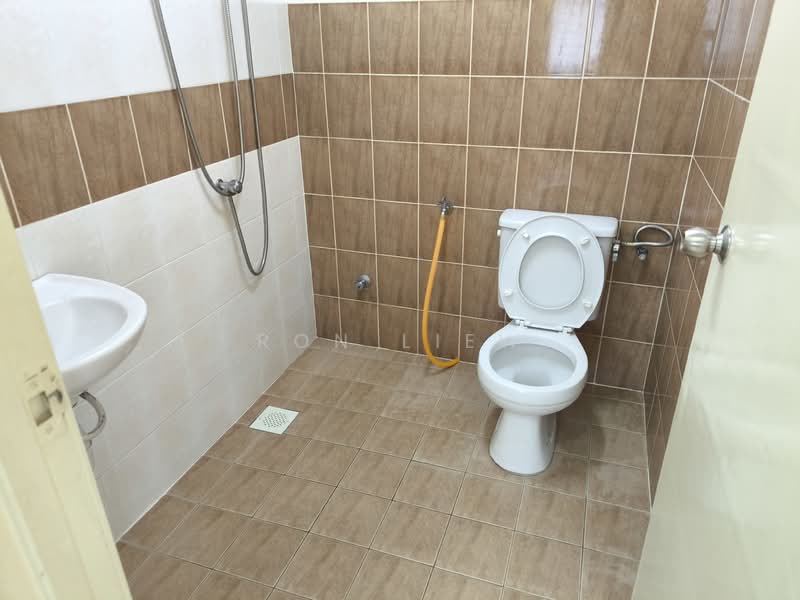 Apartment for Sale at Gembira Park - Ron Liew - Bathroom - PropertyGuru.com.my