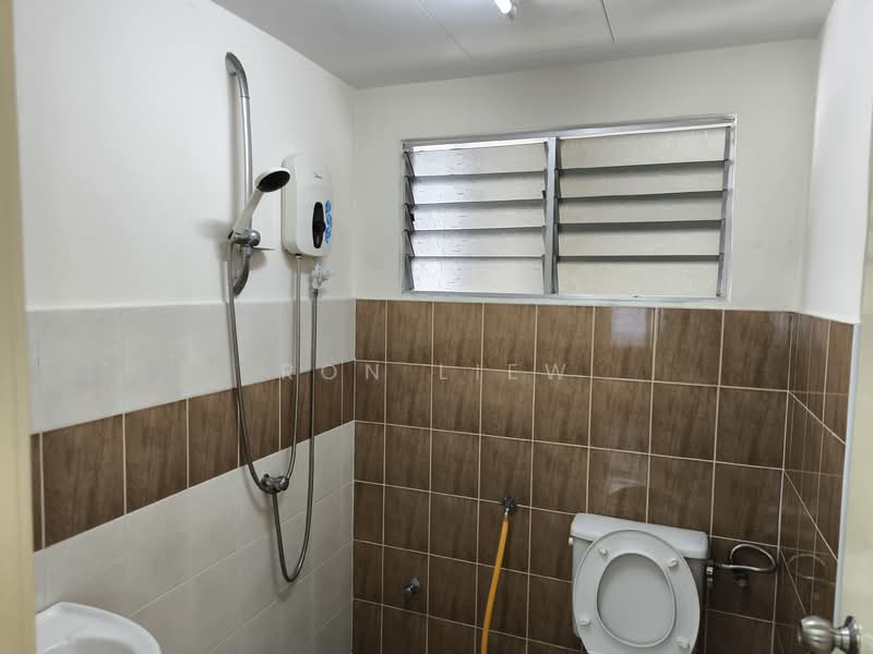 Apartment for Sale at Gembira Park - Ron Liew - Bathroom - PropertyGuru.com.my