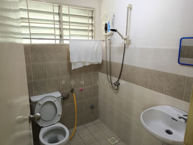 Apartment for Sale at Gembira Park - Ron Liew - Bathroom - PropertyGuru.com.my