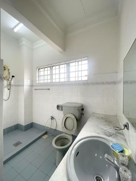 2-storey Terraced House for Sale in Usj 24 (Subang Jaya) - Luqman Ramli - Bathroom - PropertyGuru.com.my