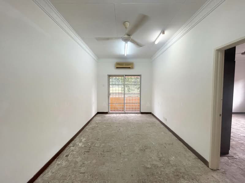 2-storey Terraced House for Sale in Usj 24 (Subang Jaya) - Luqman Ramli - Living Room - PropertyGuru.com.my