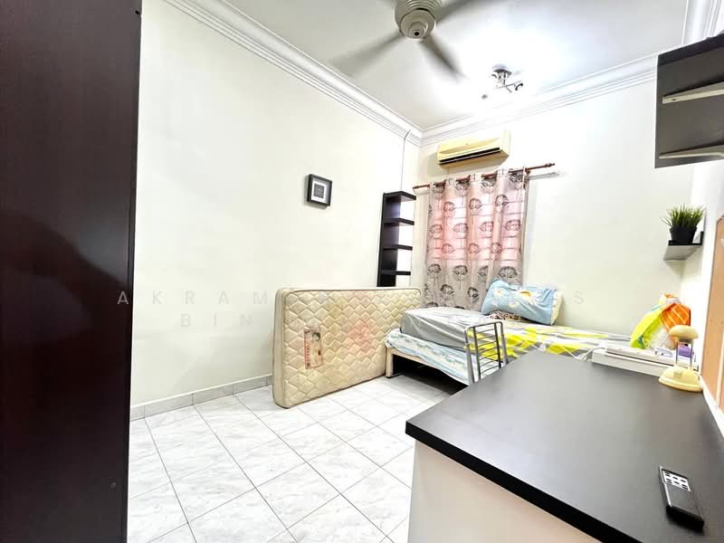 2-storey Terraced House for Sale in Subang Jaya (Selangor) - Akramin Firdaus Bin Mokhtar - Bedroom - PropertyGuru.com.my