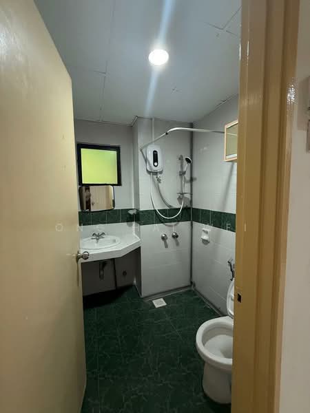 Condominium for Rent at Maxwell Towers - Ong Hai Wei - Bathroom - PropertyGuru.com.my